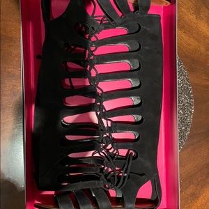 Gladiator tall open toe flat suede black Sandal